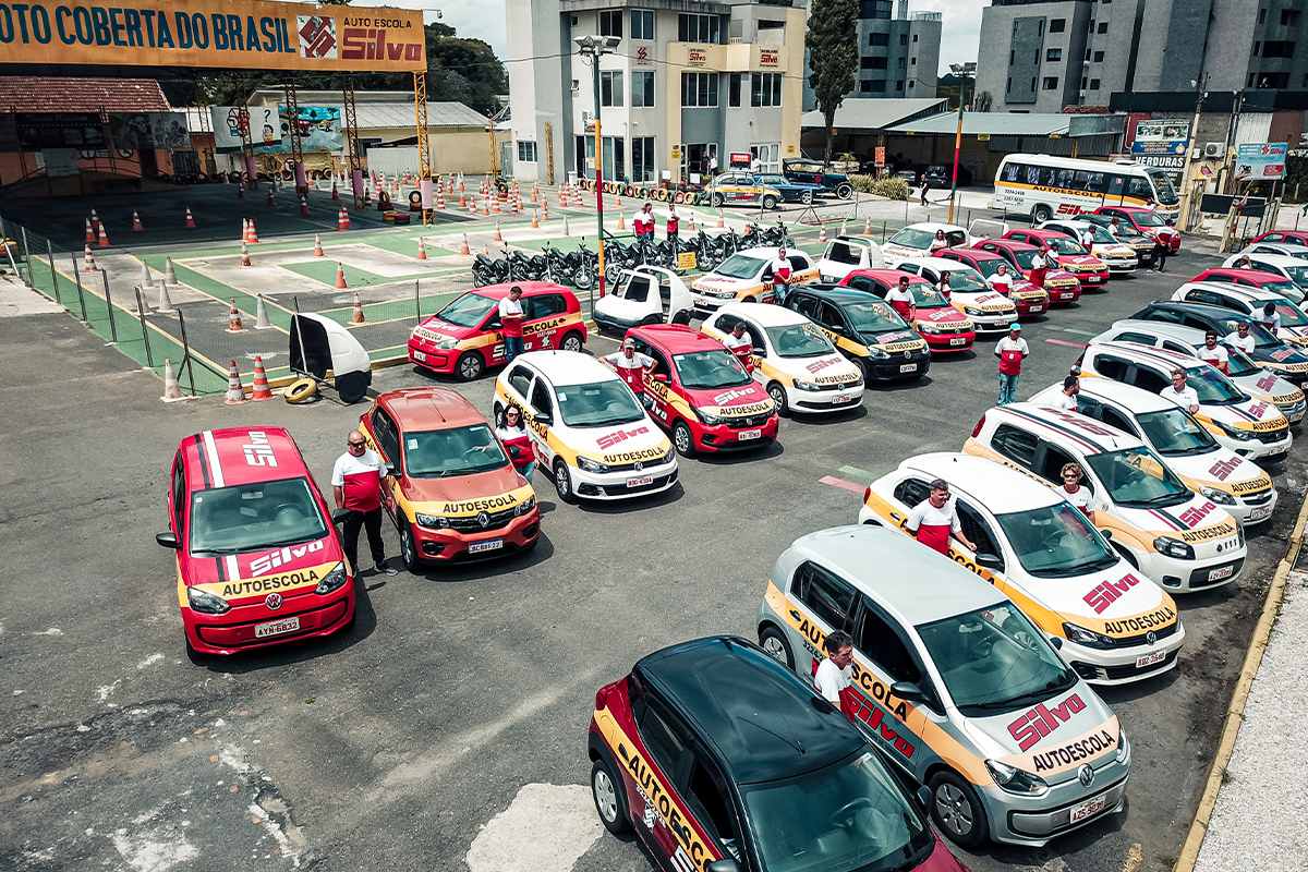 Carteira de Motorista em Curitiba - Habilitação Categoria AB Moto e Carro V2 - Autoescola Silva